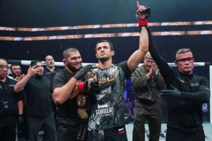 Saat Jake Paul 'Kalah' dari Khabib Nurmagomedov