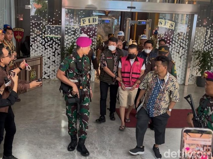 Tim 9 Kejagung Geledah Rumah Don Ritto di Bandung Terkait Kasus TPPU Febrie